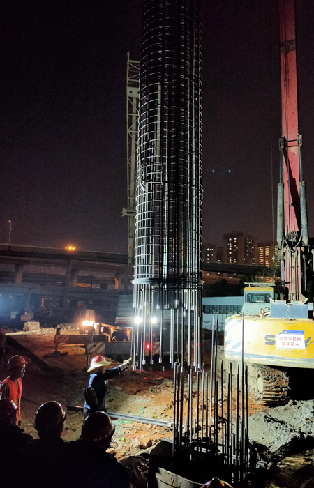 1617076313815264.jpg 首樁澆筑照片-鋼筋籠吊裝 (1)xiao.jpg