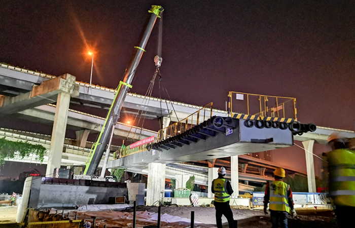 1648894472623326.jpg (小圖)起吊中.jpg