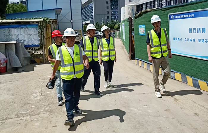 1660267005417394.jpg 小 冷蕊到昌達(dá)公司五華醫(yī)院開展安全生產(chǎn)大檢查.jpg