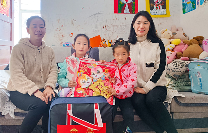 1673580981864509.jpg (小圖)走訪慰問(wèn)徐章銳家屬.jpg